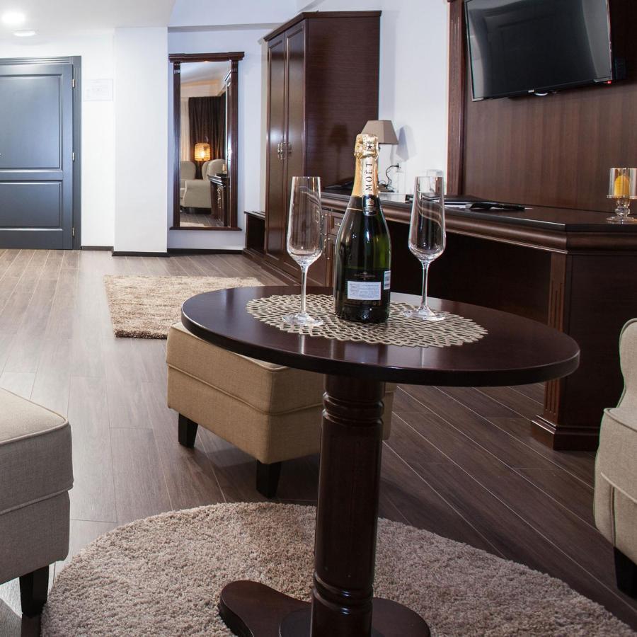 Hotel Sky Гевгелія Екстер'єр фото A table runner