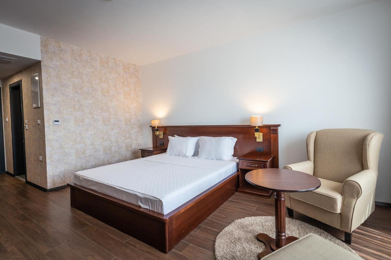 Hotel Sky Гевгелія Екстер'єр фото A room at the hotel