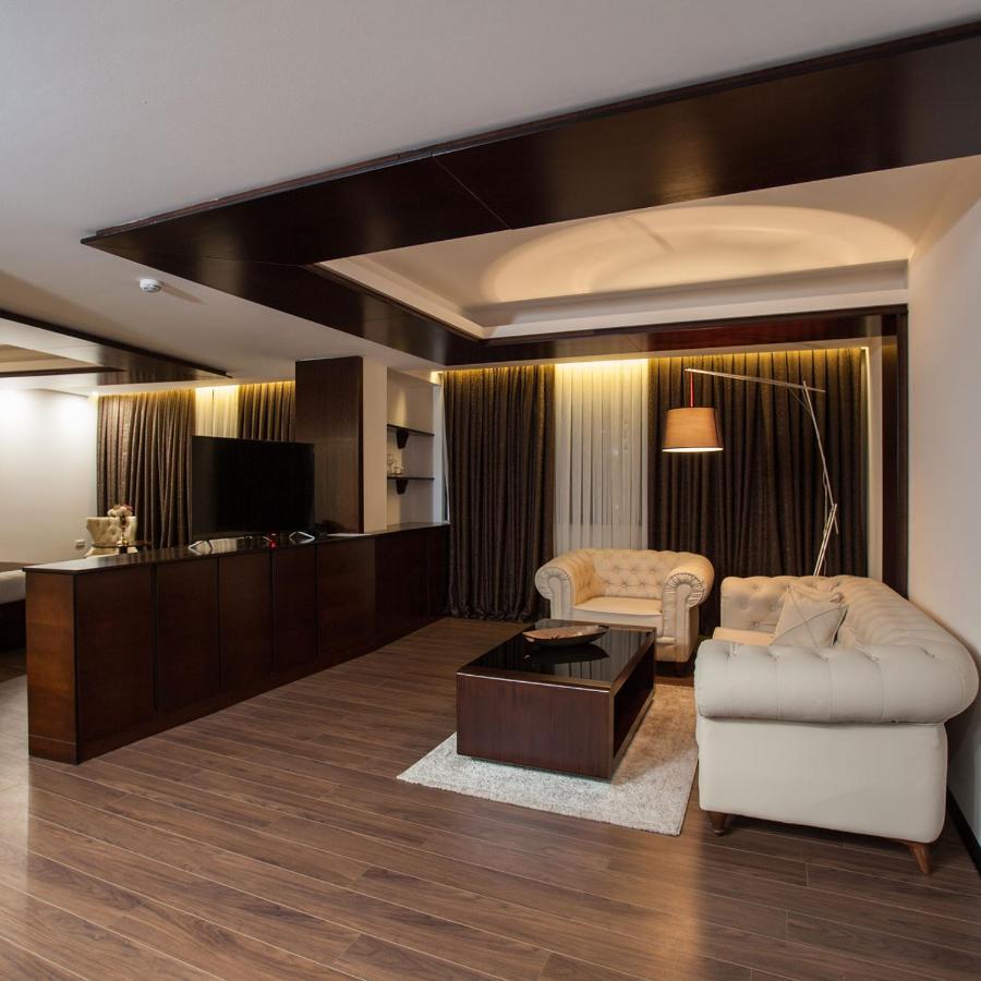 Hotel Sky Гевгелія Екстер'єр фото A suite at the hotel
