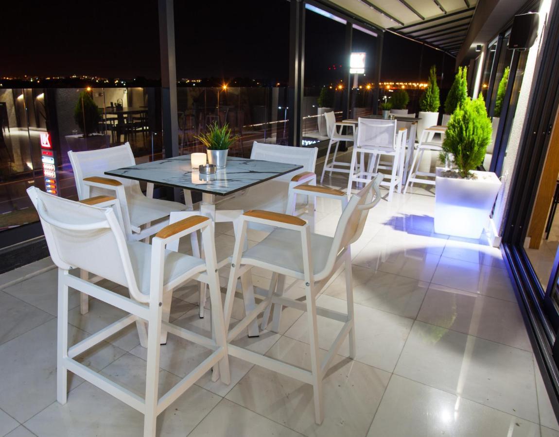 Hotel Sky Гевгелія Екстер'єр фото Sky Bar