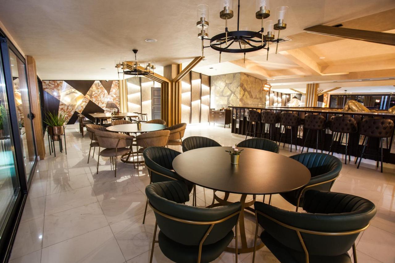Hotel Sky Гевгелія Екстер'єр фото The interior of the lounge