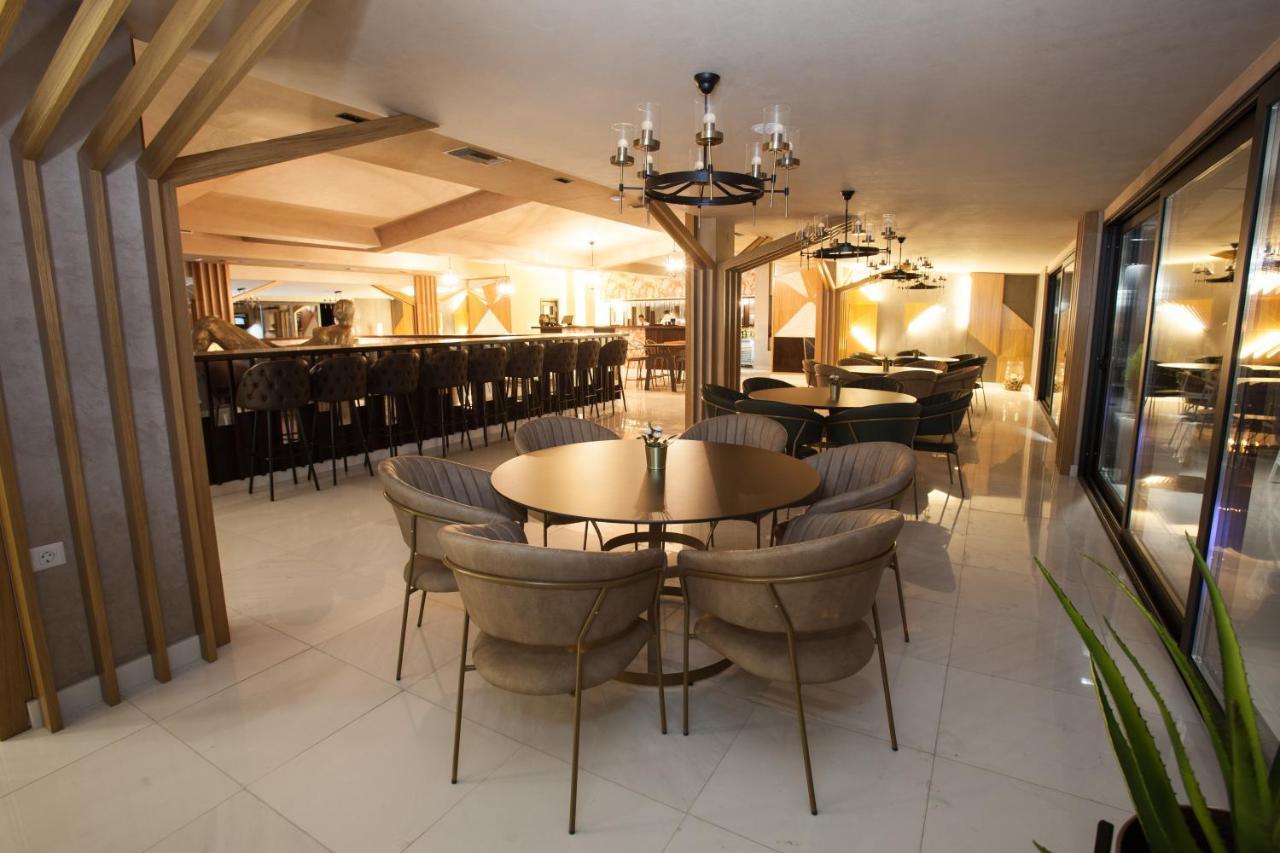 Hotel Sky Гевгелія Екстер'єр фото The lounge at the airport