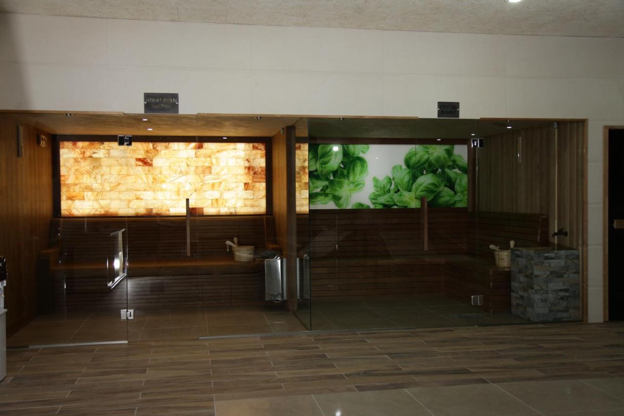Hotel Sky Гевгелія Екстер'єр фото The interior of the station