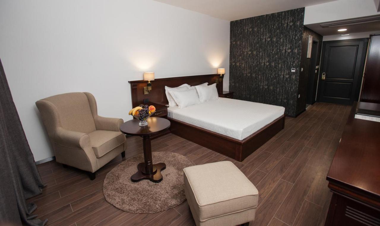Hotel Sky Гевгелія Екстер'єр фото A room at the hotel