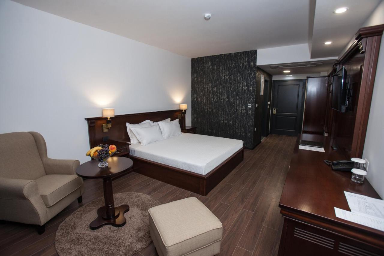 Hotel Sky Гевгелія Екстер'єр фото A room at the hotel