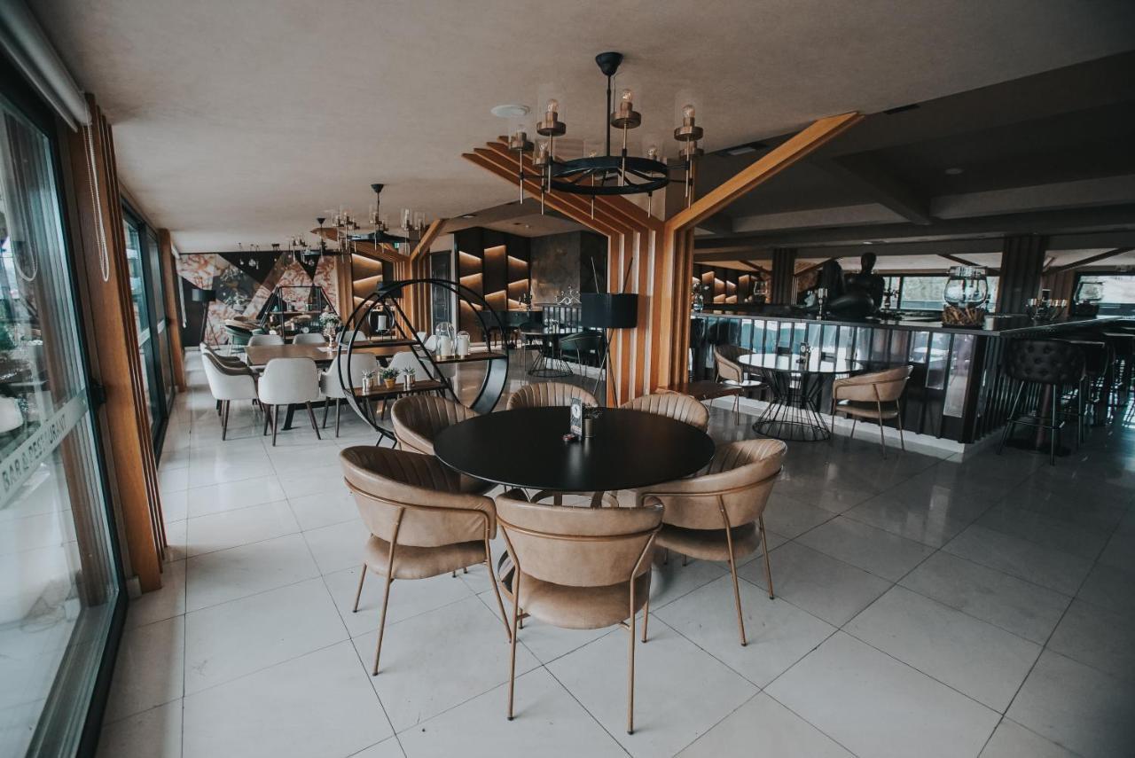 Hotel Sky Гевгелія Екстер'єр фото The interior of the restaurant