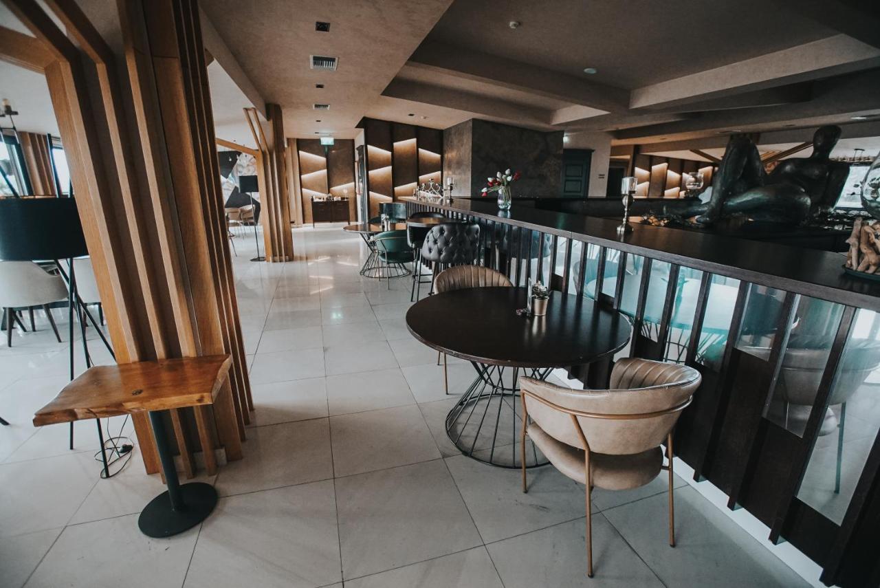 Hotel Sky Гевгелія Екстер'єр фото The lounge at the airport
